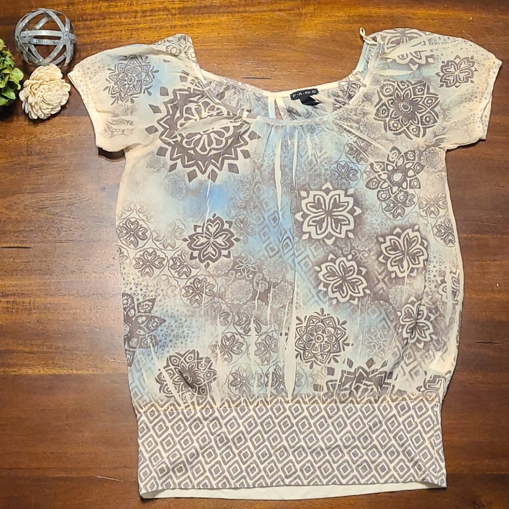 Fang‎ blouse